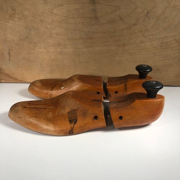 Vintage Solid Wood Shoe Trees Vented Heavy Quality Pair Size 9 M - Picture 4 of 8